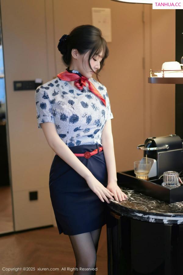   [XiuRen]高清写真图 2025.12.16 No.11115 沈南汐RuRu 空姐制服第7张图片